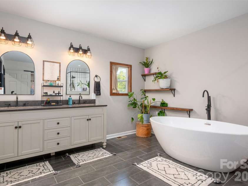 2559 Watson Drive, Lancaster, SC 29720.  MLS# CAR4428149, YatesRealty ID 54150. Primary Bathroom