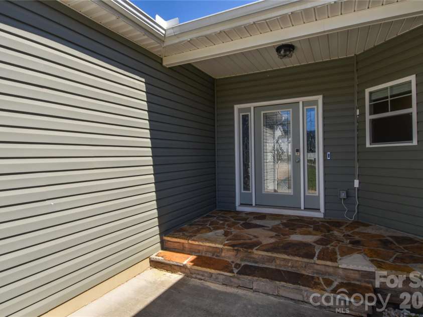 148 Greythorn Drive, Statesville, NC 28625.  MLS# CAR4427266, YatesRealty ID 54152. 