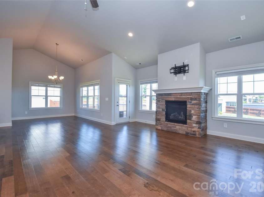 148 Greythorn Drive, Statesville, NC 28625.  MLS# CAR4427266, YatesRealty ID 54152. 