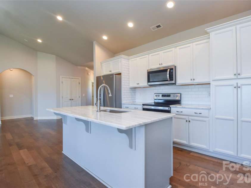 148 Greythorn Drive, Statesville, NC 28625.  MLS# CAR4427266, YatesRealty ID 54152. 