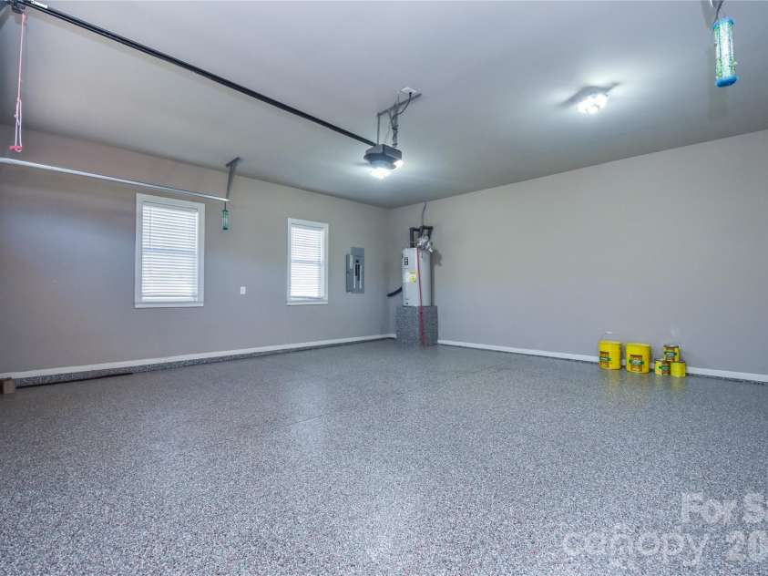 148 Greythorn Drive, Statesville, NC 28625.  MLS# CAR4427266, YatesRealty ID 54152. 