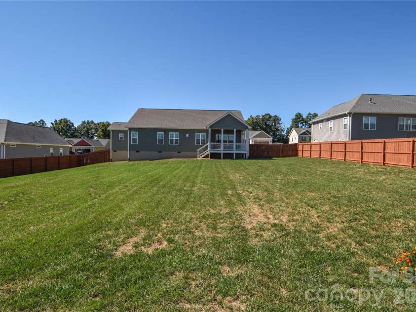 148 Greythorn Drive, Statesville, NC 28625.  MLS# CAR4427266, YatesRealty ID 54152. 