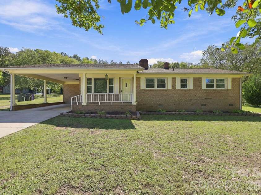 817 Rubens Road, Concord, NC 28027.  MLS# CAR4427825, YatesRealty ID 54154. 