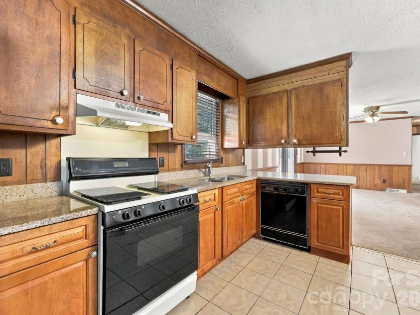 817 Rubens Road, Concord, NC 28027.  MLS# CAR4427825, YatesRealty ID 54154. 