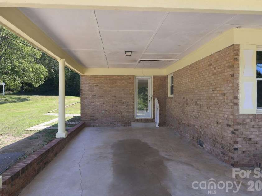 817 Rubens Road, Concord, NC 28027.  MLS# CAR4427825, YatesRealty ID 54154. 