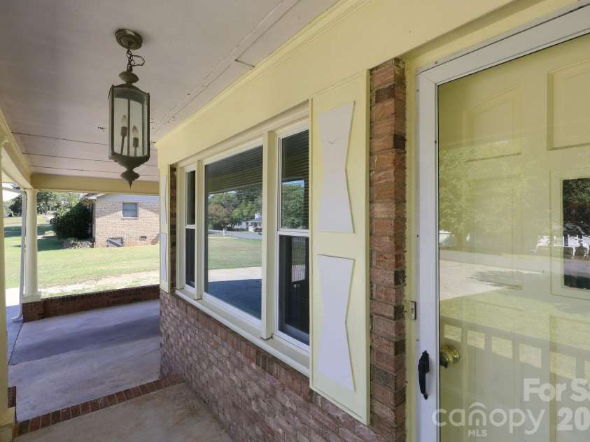 817 Rubens Road, Concord, NC 28027.  MLS# CAR4427825, YatesRealty ID 54154. 