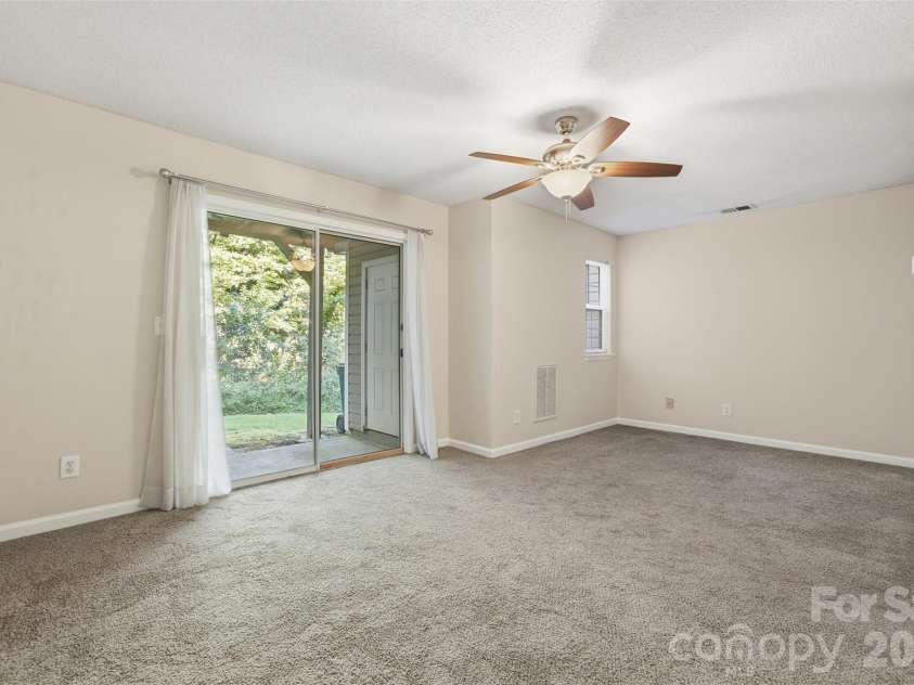 641 Mountainwater Drive, Charlotte, NC 28262.  MLS# CAR4429090, YatesRealty ID 54158. 