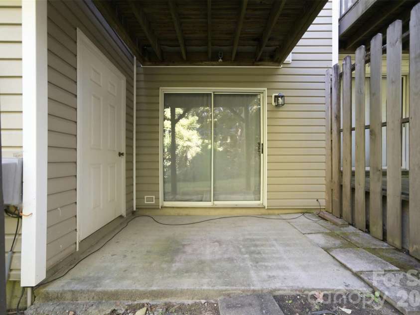 641 Mountainwater Drive, Charlotte, NC 28262.  MLS# CAR4429090, YatesRealty ID 54158. 