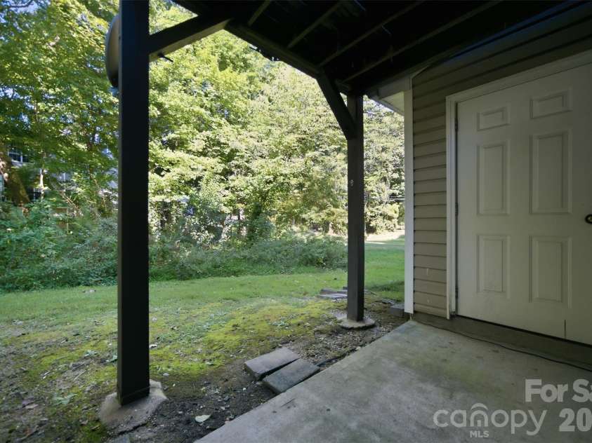 641 Mountainwater Drive, Charlotte, NC 28262.  MLS# CAR4429090, YatesRealty ID 54158. 