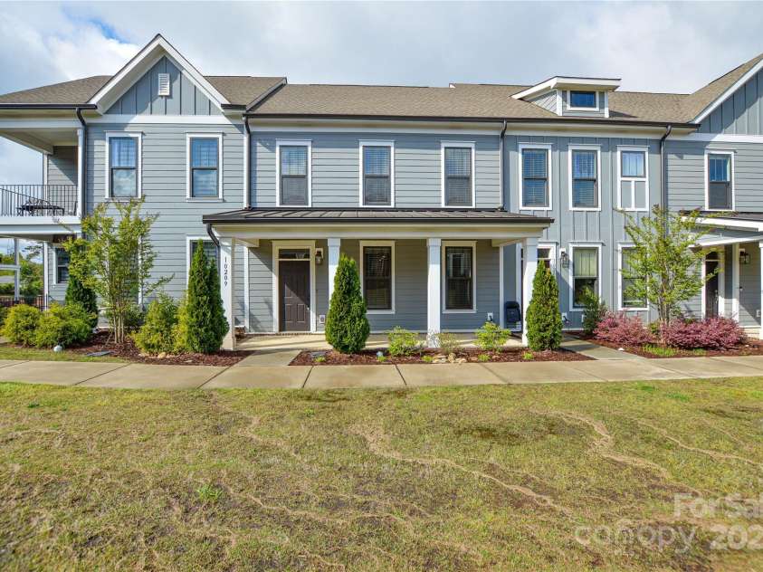 10209 Meeting House Drive, Huntersville, NC 28078.  MLS# CAR4246408, YatesRealty ID 5416. 