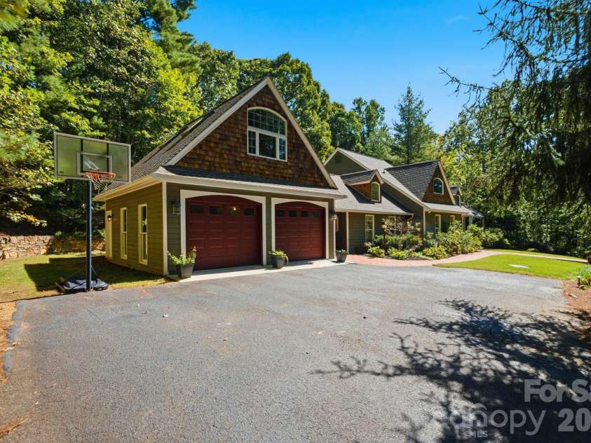 450 Mills Gap Road, Arden, NC 28704.  MLS# CAR4429619, YatesRealty ID 54160. 