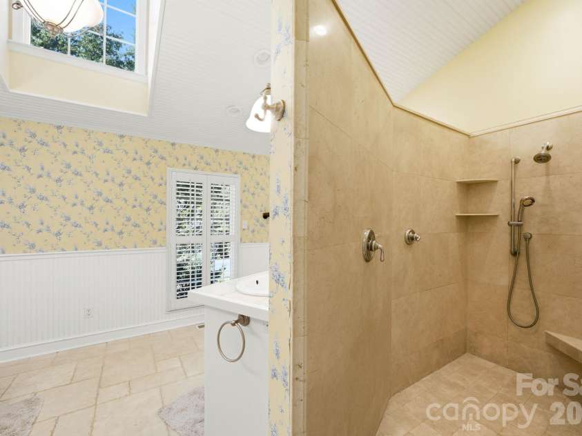 450 Mills Gap Road, Arden, NC 28704.  MLS# CAR4429619, YatesRealty ID 54160. 