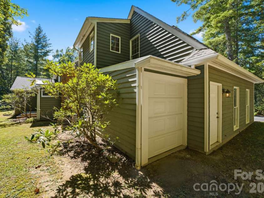450 Mills Gap Road, Arden, NC 28704.  MLS# CAR4429619, YatesRealty ID 54160. 