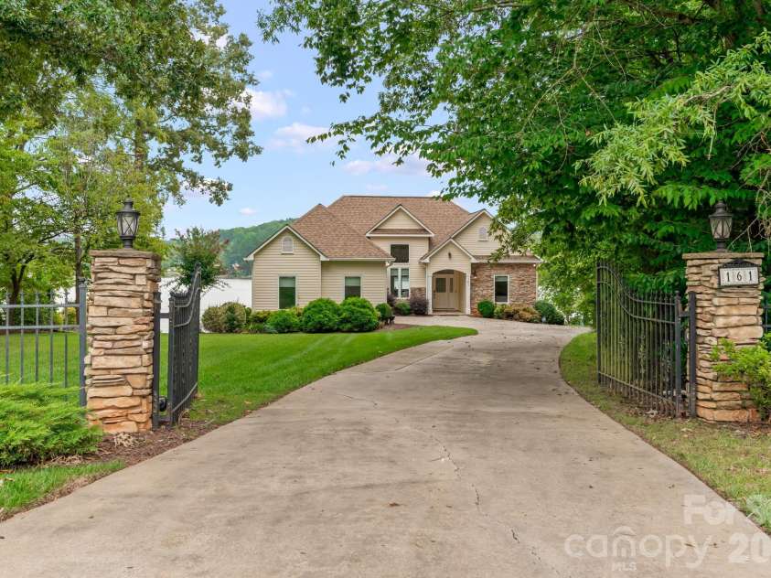 161 Abbotts Court, Lexington, NC 27292.  MLS# CAR4427226, YatesRealty ID 54161. 