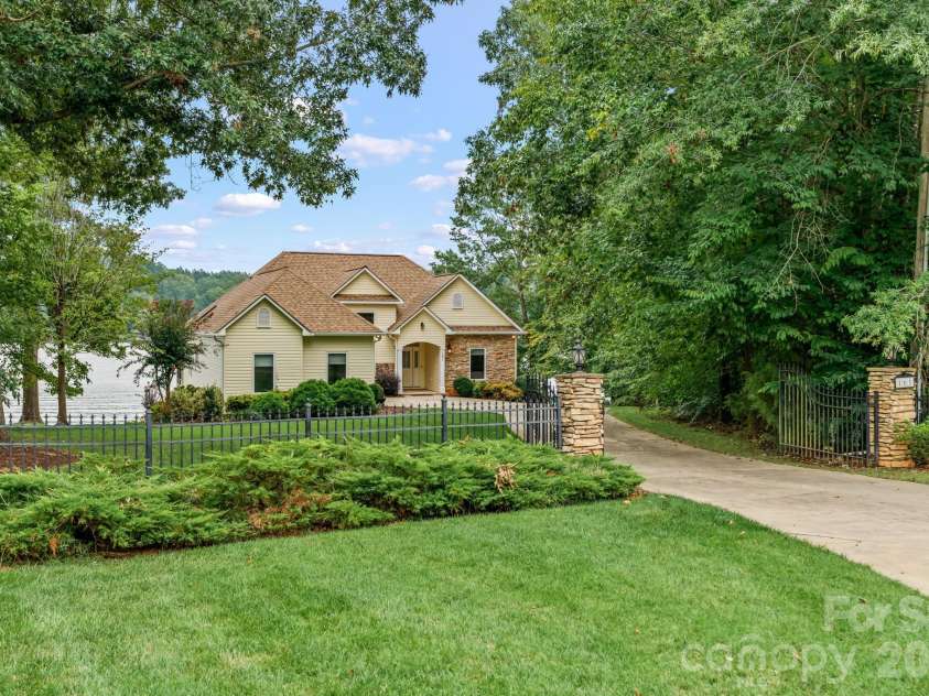 161 Abbotts Court, Lexington, NC 27292.  MLS# CAR4427226, YatesRealty ID 54161. 