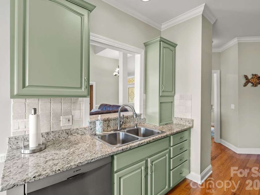 161 Abbotts Court, Lexington, NC 27292.  MLS# CAR4427226, YatesRealty ID 54161. 