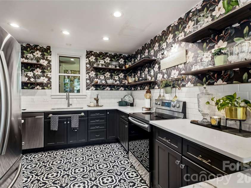 9560 Harvest Lane, Davidson, NC 28036.  MLS# CAR4429858, YatesRealty ID 54162. 