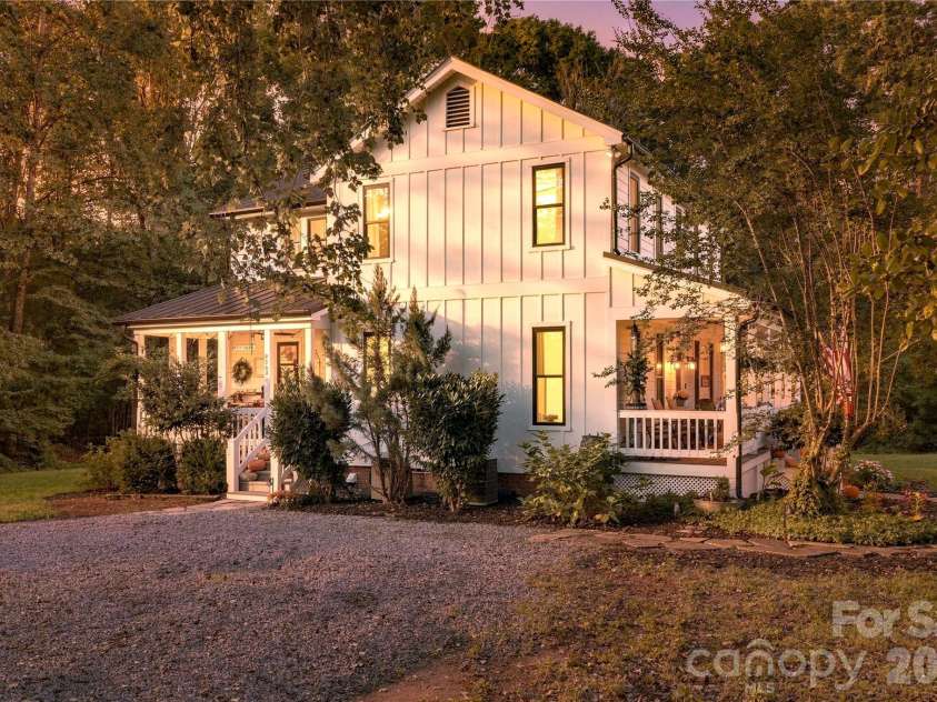 9560 Harvest Lane, Davidson, NC 28036.  MLS# CAR4429858, YatesRealty ID 54162. 