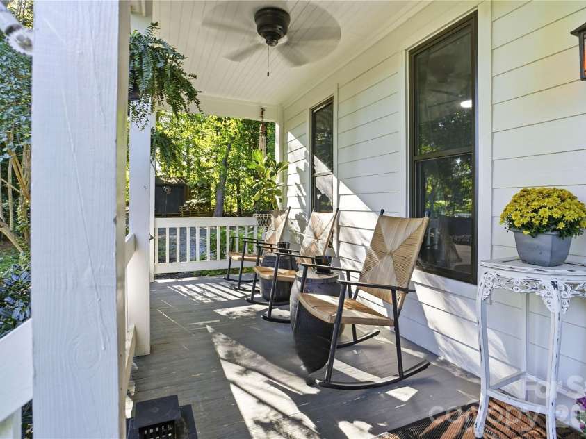 9560 Harvest Lane, Davidson, NC 28036.  MLS# CAR4429858, YatesRealty ID 54162. Front Porch