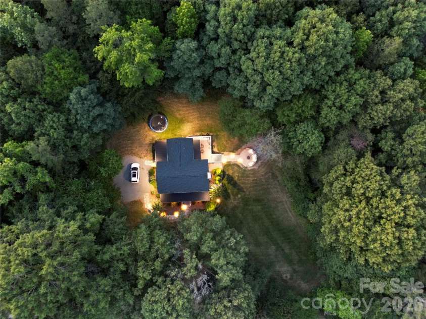 9560 Harvest Lane, Davidson, NC 28036.  MLS# CAR4429858, YatesRealty ID 54162. Modern Farmhouse on almost 2 acres!