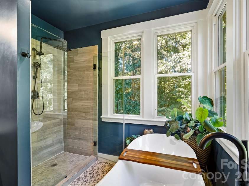 9560 Harvest Lane, Davidson, NC 28036.  MLS# CAR4429858, YatesRealty ID 54162. Tiled Shower