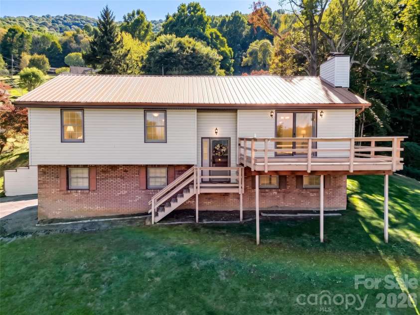 110 Atari Road, Waynesville, NC 28786.  MLS# CAR4430512, YatesRealty ID 54164. 