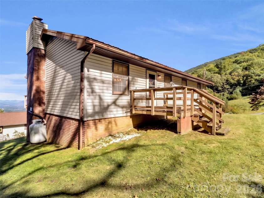 110 Atari Road, Waynesville, NC 28786.  MLS# CAR4430512, YatesRealty ID 54164. 