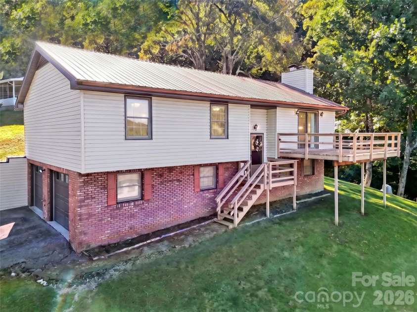 110 Atari Road, Waynesville, NC 28786.  MLS# CAR4430512, YatesRealty ID 54164. 
