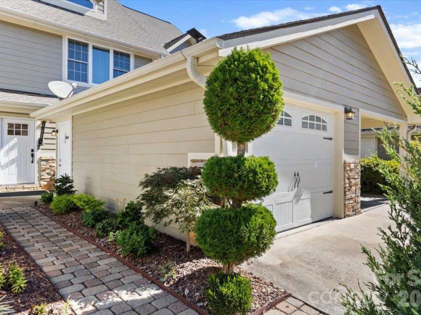 55 Rotunda Circle, Asheville, NC 28806.  MLS# CAR4430318, YatesRealty ID 54166. 