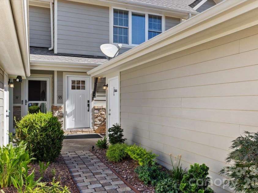 55 Rotunda Circle, Asheville, NC 28806.  MLS# CAR4430318, YatesRealty ID 54166. 