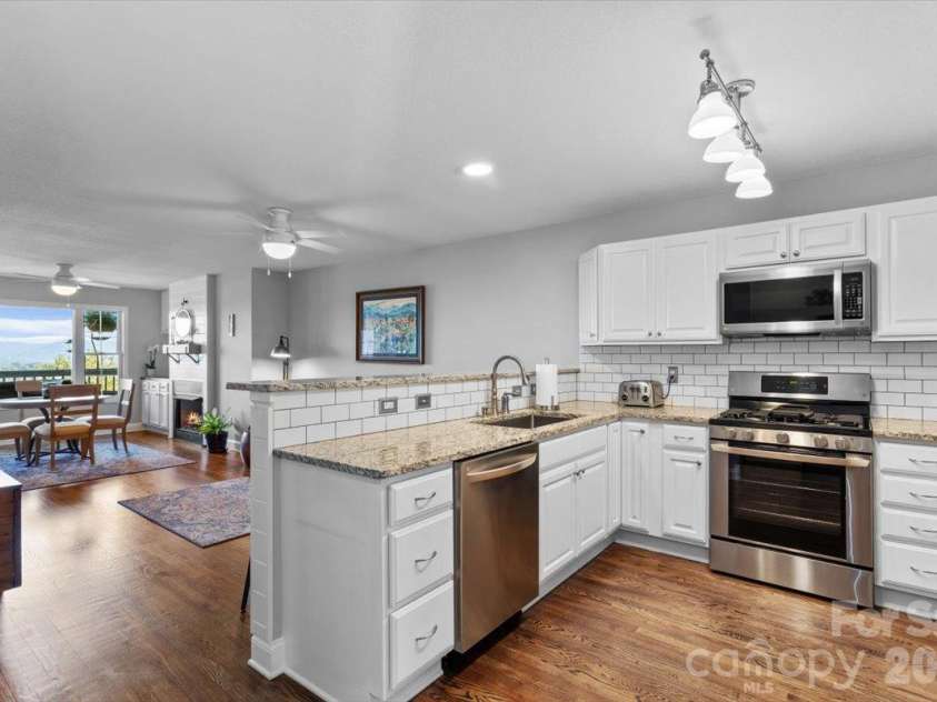 55 Rotunda Circle, Asheville, NC 28806.  MLS# CAR4430318, YatesRealty ID 54166. 