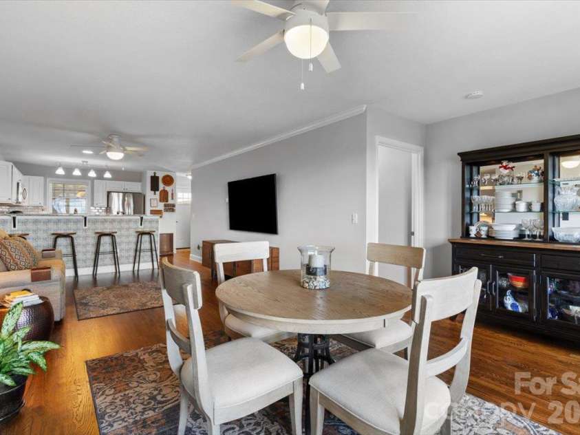 55 Rotunda Circle, Asheville, NC 28806.  MLS# CAR4430318, YatesRealty ID 54166. 