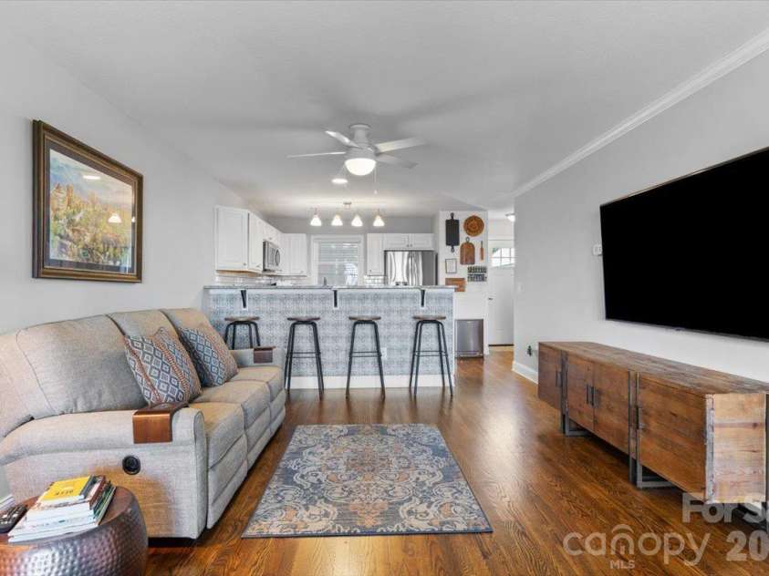 55 Rotunda Circle, Asheville, NC 28806.  MLS# CAR4430318, YatesRealty ID 54166. 