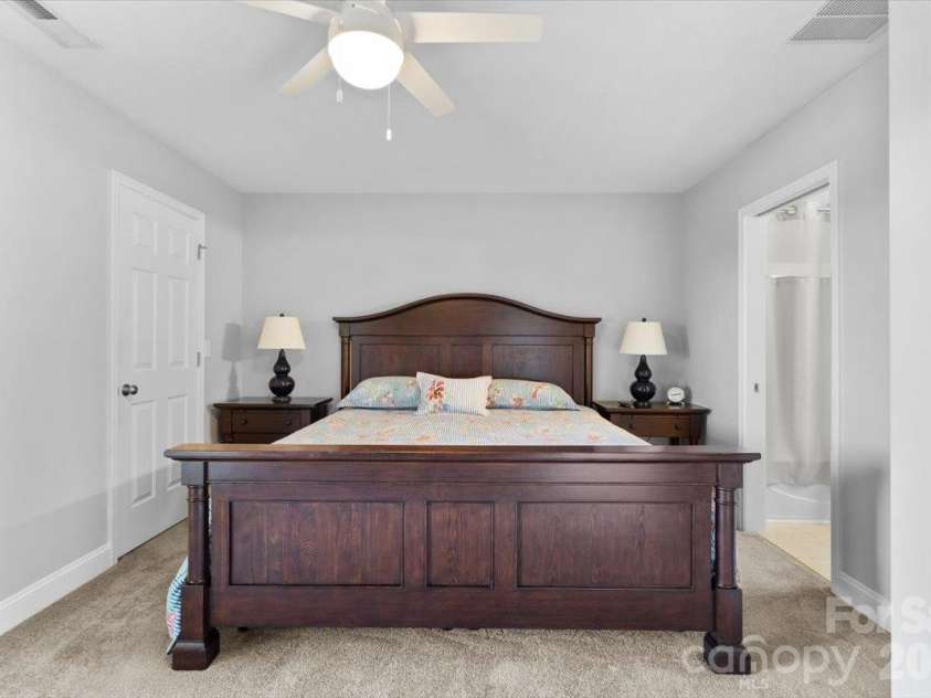 55 Rotunda Circle, Asheville, NC 28806.  MLS# CAR4430318, YatesRealty ID 54166. 