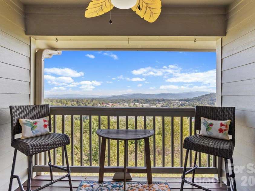 55 Rotunda Circle, Asheville, NC 28806.  MLS# CAR4430318, YatesRealty ID 54166. 