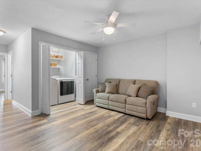 55 Rotunda Circle, Asheville, NC 28806.  MLS# CAR4430318, YatesRealty ID 54166. 