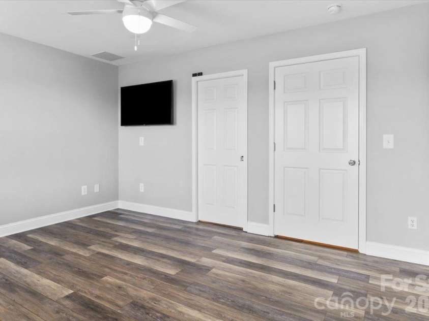 55 Rotunda Circle, Asheville, NC 28806.  MLS# CAR4430318, YatesRealty ID 54166. 