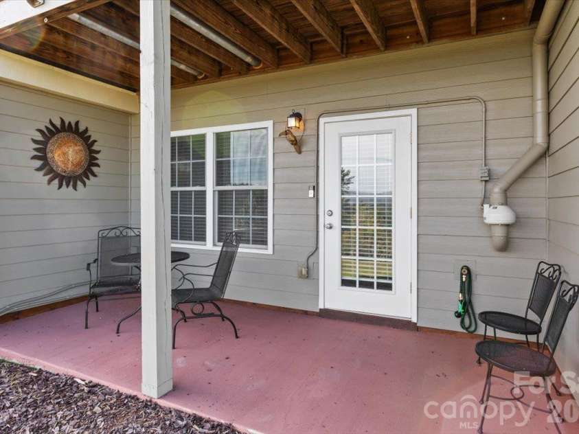 55 Rotunda Circle, Asheville, NC 28806.  MLS# CAR4430318, YatesRealty ID 54166. 
