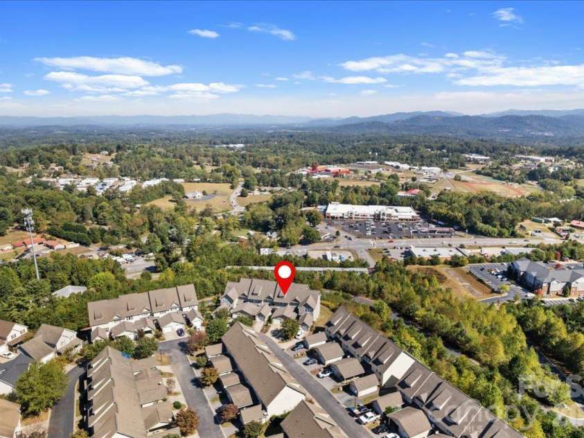 55 Rotunda Circle, Asheville, NC 28806.  MLS# CAR4430318, YatesRealty ID 54166. 