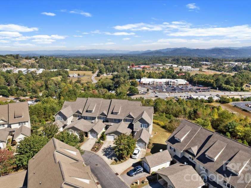 55 Rotunda Circle, Asheville, NC 28806.  MLS# CAR4430318, YatesRealty ID 54166. 