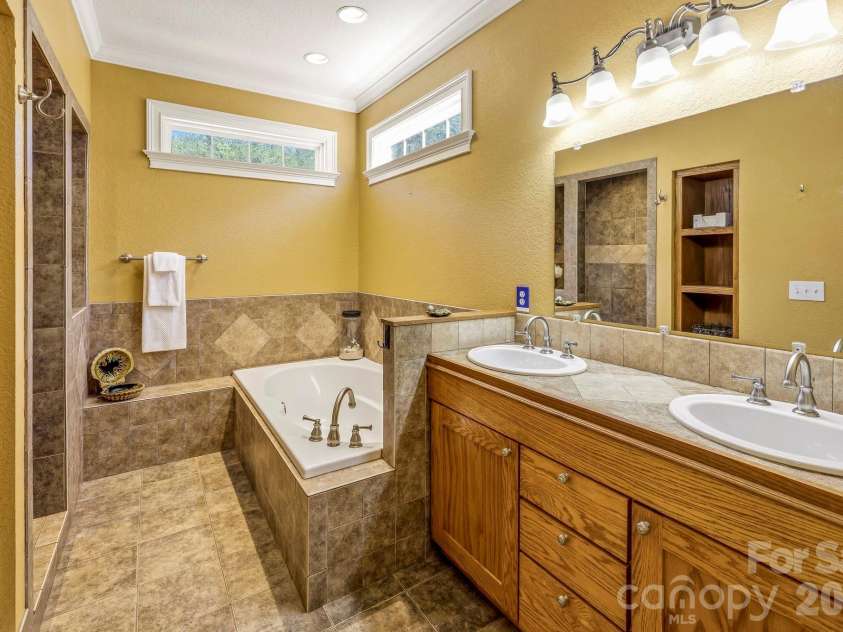 363 Twin K Drive, Rutherfordton, NC 28139.  MLS# CAR4429992, YatesRealty ID 54167. Primary bath