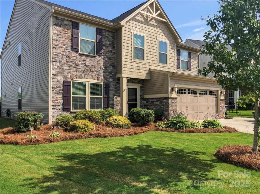 6112 Canyon Trail, Denver, NC 28037.  MLS# CAR4224040, YatesRealty ID 5417. 