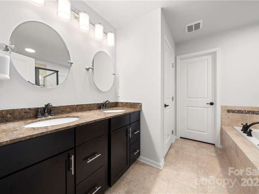 6112 Canyon Trail, Denver, NC 28037.  MLS# CAR4224040, YatesRealty ID 5417. 