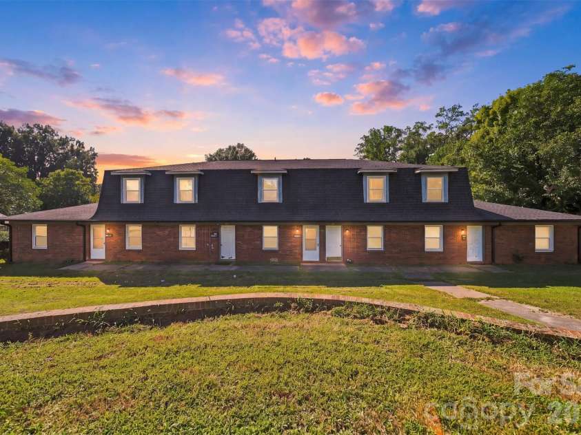 402 Ashe Avenue, Newton, NC 28658.  MLS# CAR4430547, YatesRealty ID 54173. 