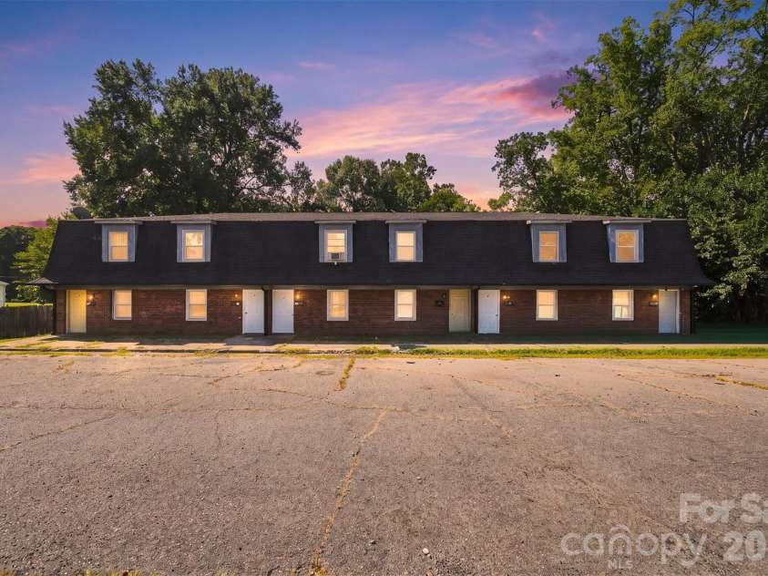 402 Ashe Avenue, Newton, NC 28658.  MLS# CAR4430547, YatesRealty ID 54173. 