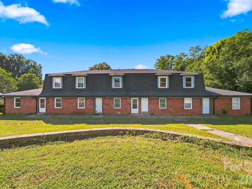 402 Ashe Avenue, Newton, NC 28658.  MLS# CAR4430547, YatesRealty ID 54173. 