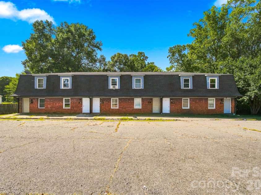 402 Ashe Avenue, Newton, NC 28658.  MLS# CAR4430547, YatesRealty ID 54173. 