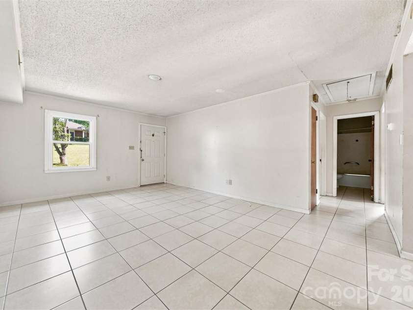 402 Ashe Avenue, Newton, NC 28658.  MLS# CAR4430547, YatesRealty ID 54173. 