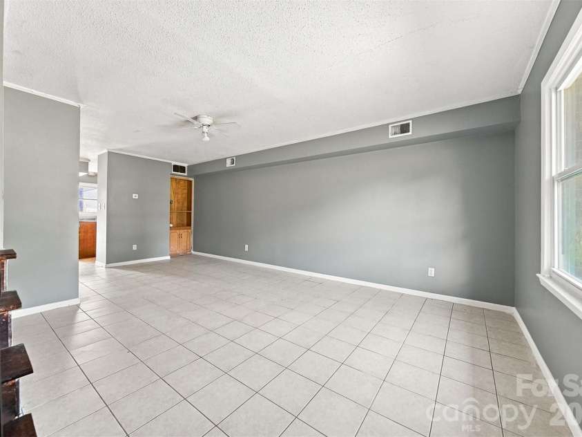 402 Ashe Avenue, Newton, NC 28658.  MLS# CAR4430547, YatesRealty ID 54173. 