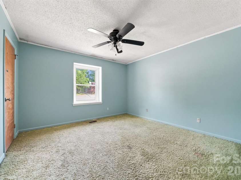 402 Ashe Avenue, Newton, NC 28658.  MLS# CAR4430547, YatesRealty ID 54173. 
